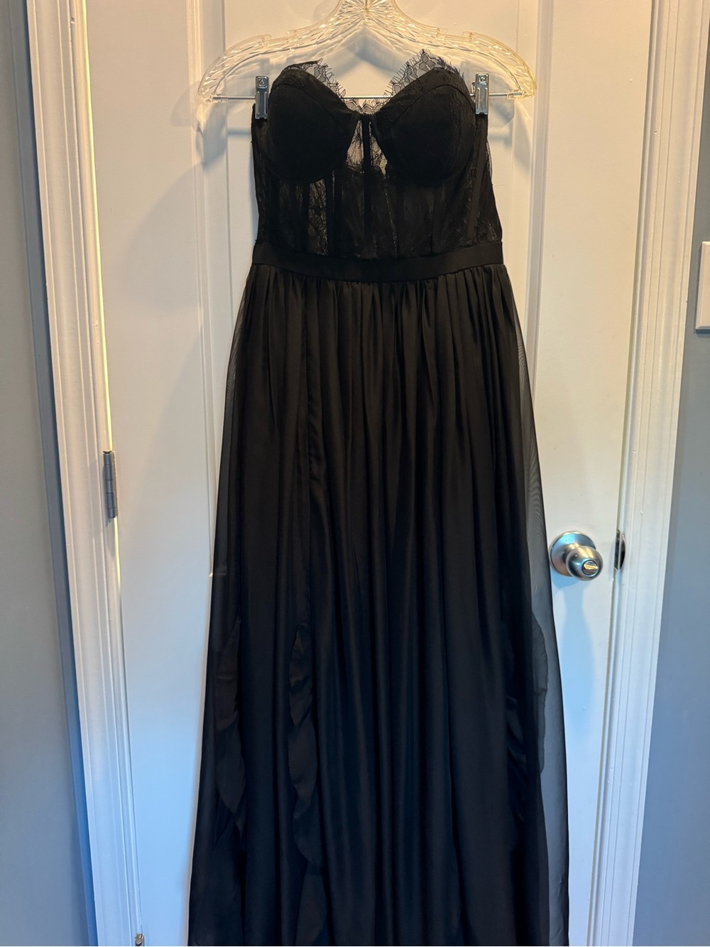 Elegant Black Strapless Evening Gown
